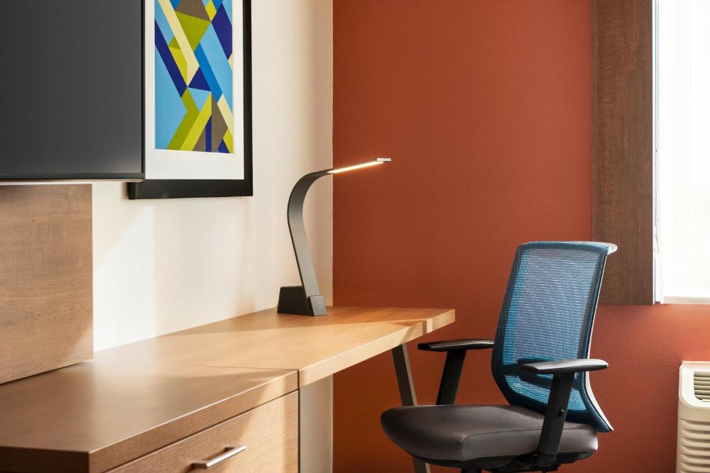 Holiday Inn Express & Suites - Beaver Dam by IHG